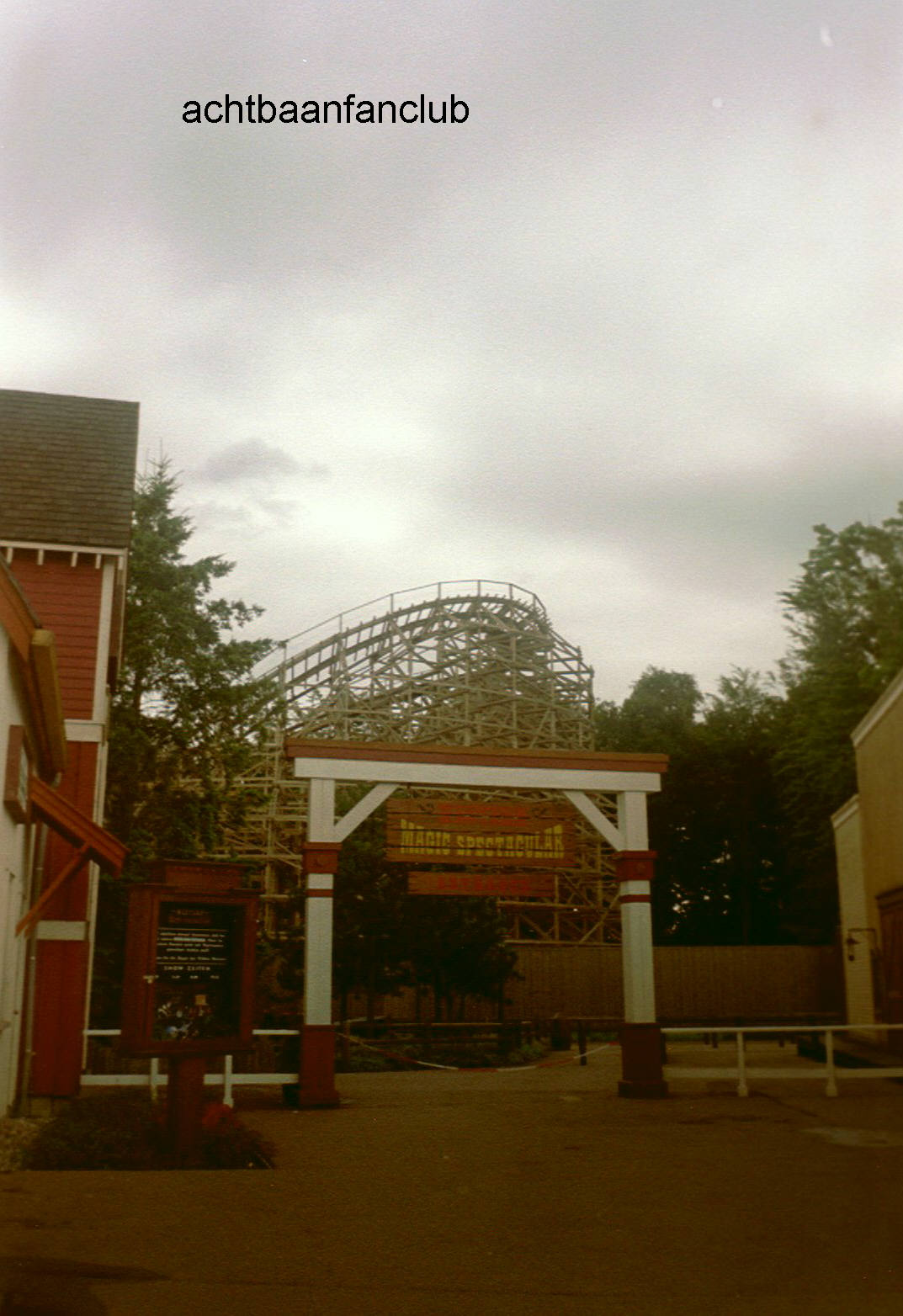 sixflagsingang.jpg